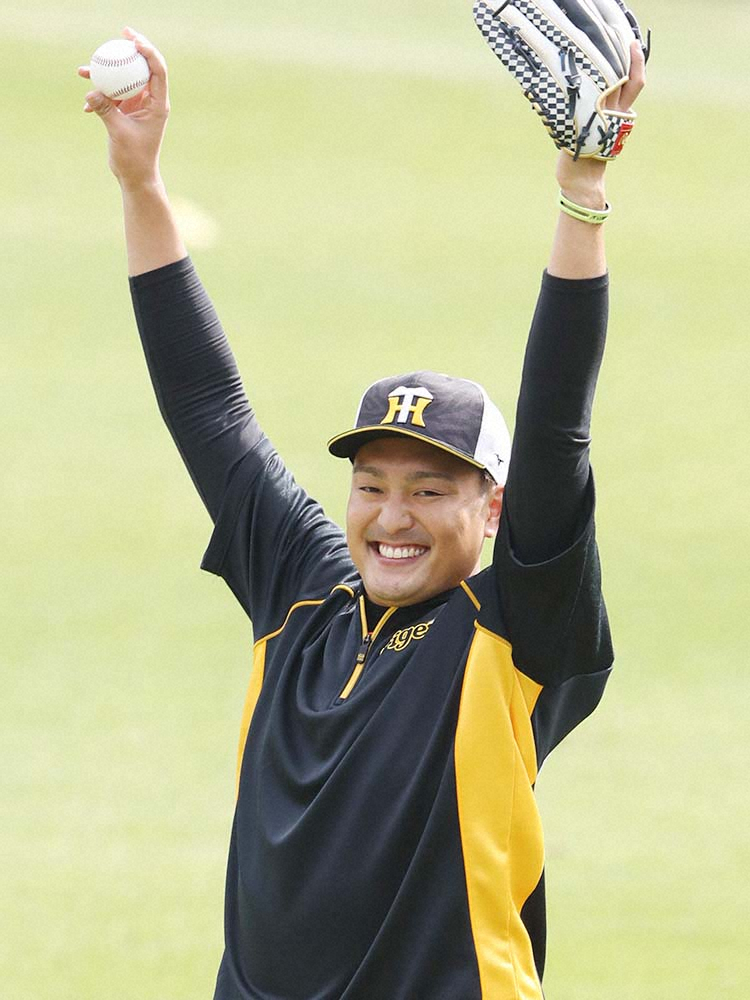 【画像・写真】阪神・秋山　えっ再来年!? 22年開幕投手に名乗り「もう1年結果を出してから」