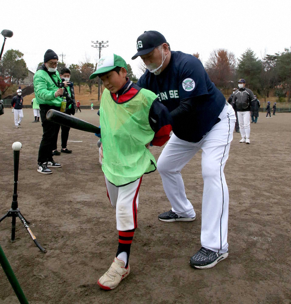 【画像・写真】清原氏、野球教室で熱血指導
