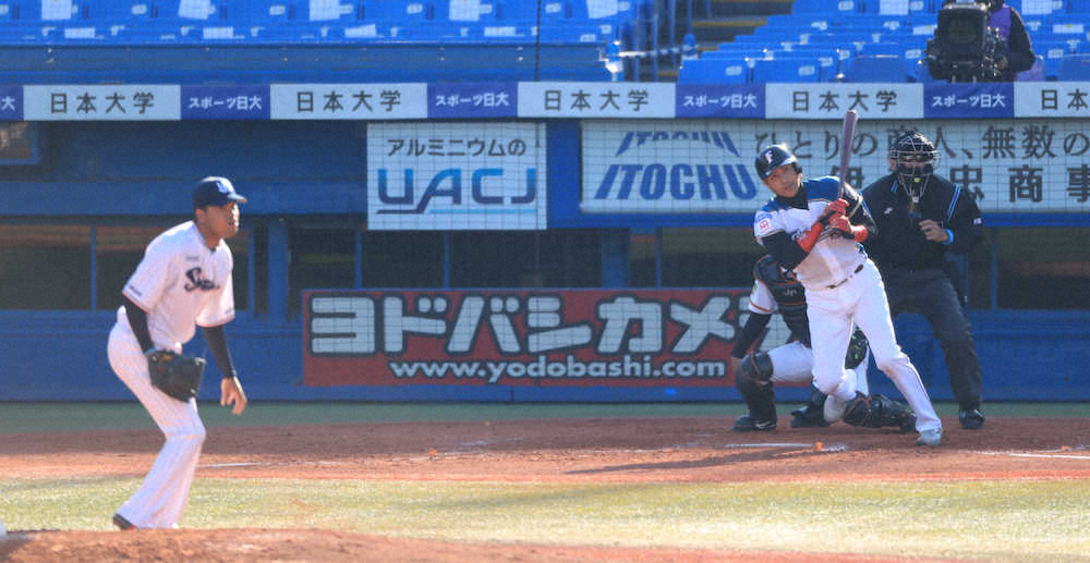 【画像・写真】新庄剛志氏は3打数1安打1四球　守備に“仮想”ファンサービス…　全力で戦い抜いたトライアウト