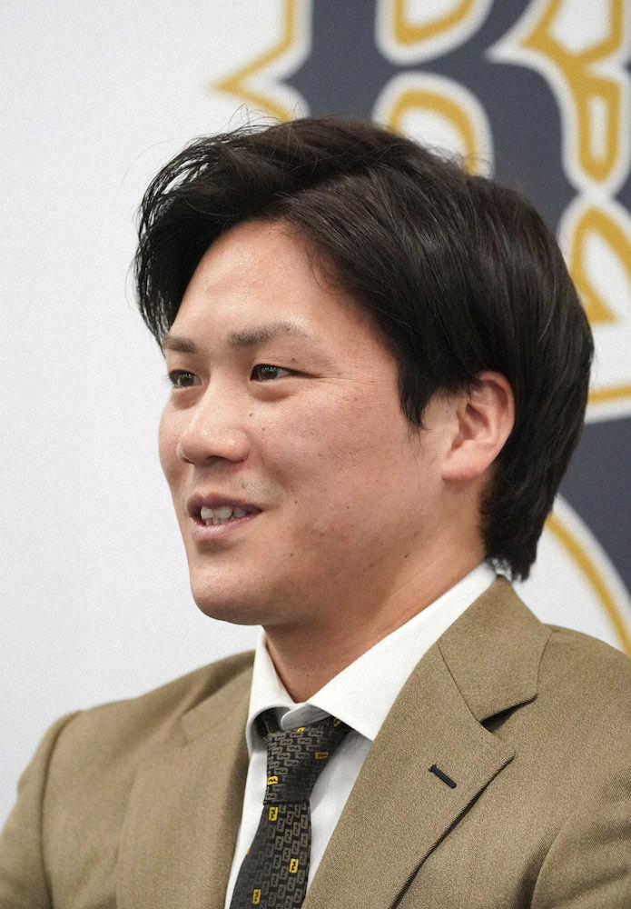 【画像・写真】オリックス・伏見　1000万円増で更改　「もう捕手は無理」の声に反発、来季は正捕手獲りへ意欲