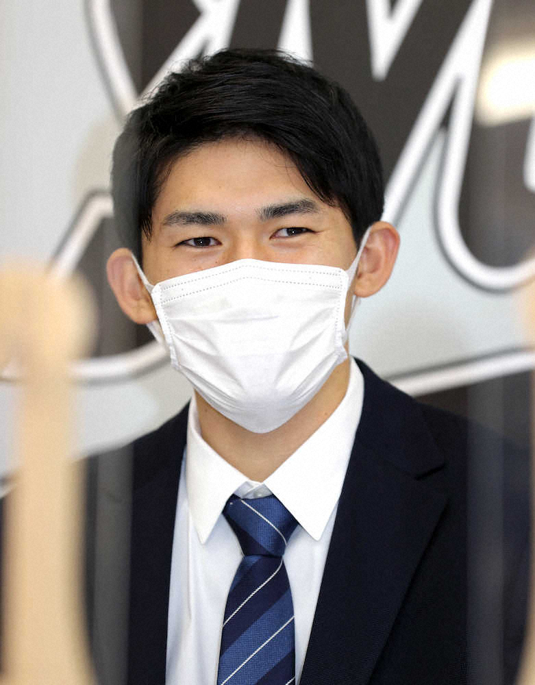 【画像・写真】2年目は「発」の年に…ロッテ・佐々木朗　来季新たな出「発」、実力「発」揮、1軍先「発」誓う！