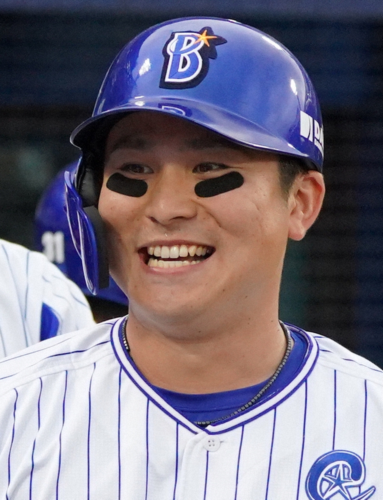 【画像・写真】DeNA・佐野　首位打者&ベストナイン選出　来季も主将継続「優勝に貢献したい」