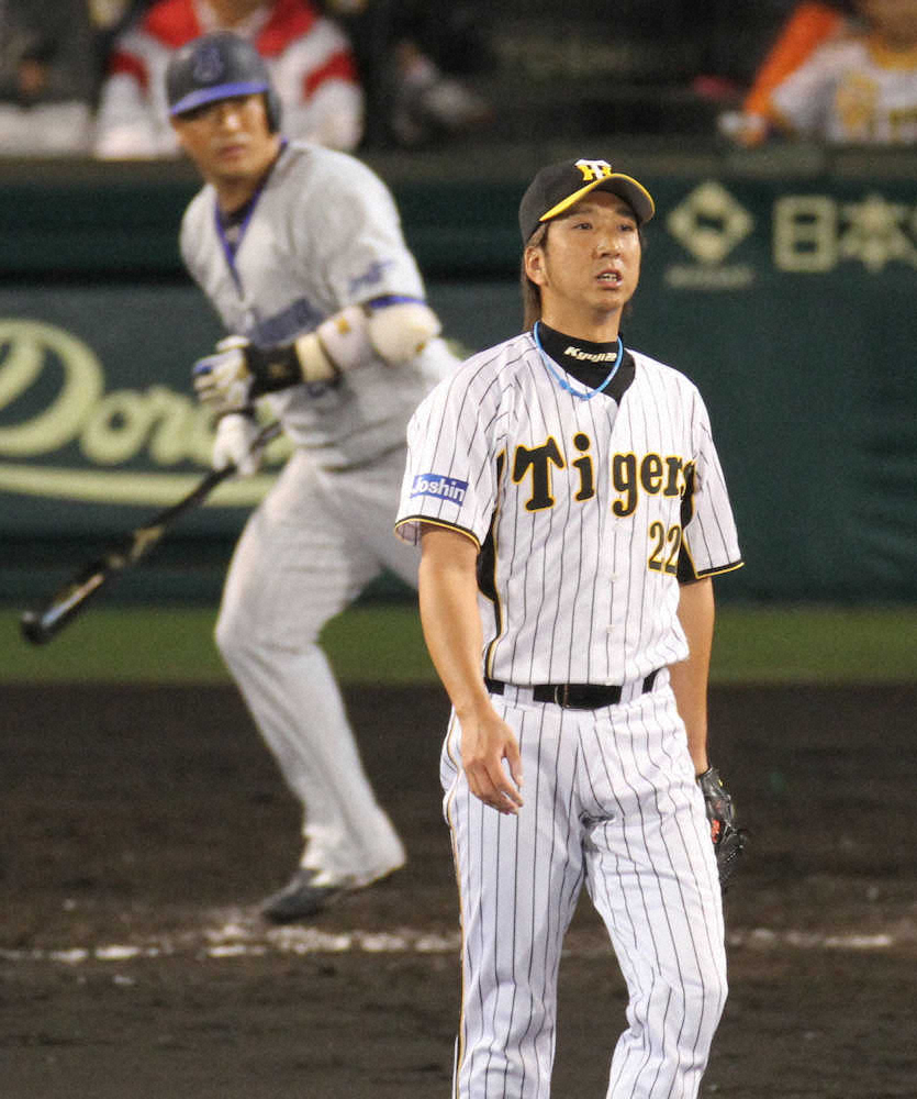 2010年9月30日、横浜・村田に逆転3ランを浴び、ぼう然と打球を見送る藤川球児