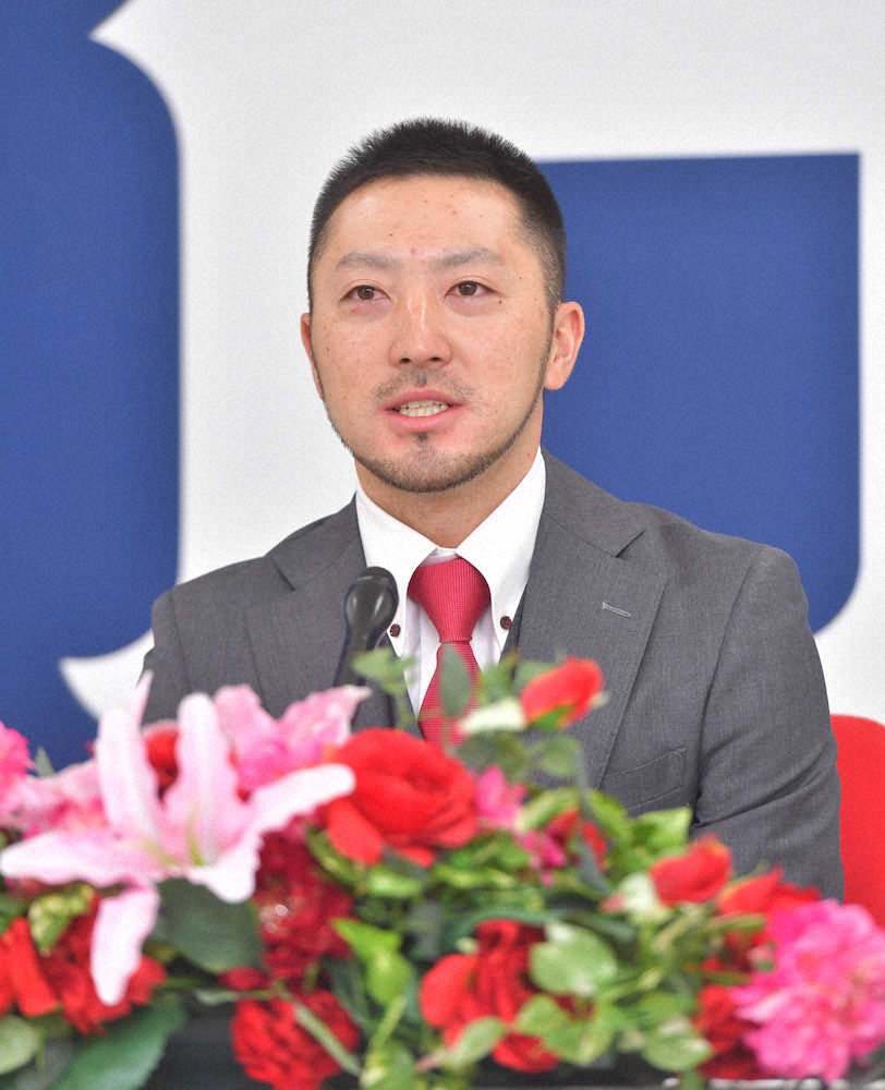 【画像・写真】広島・菊池涼「守備率10割でも勝たないと」　現状維持で更改　来季はスタンドからの“ヤジ”も歓迎