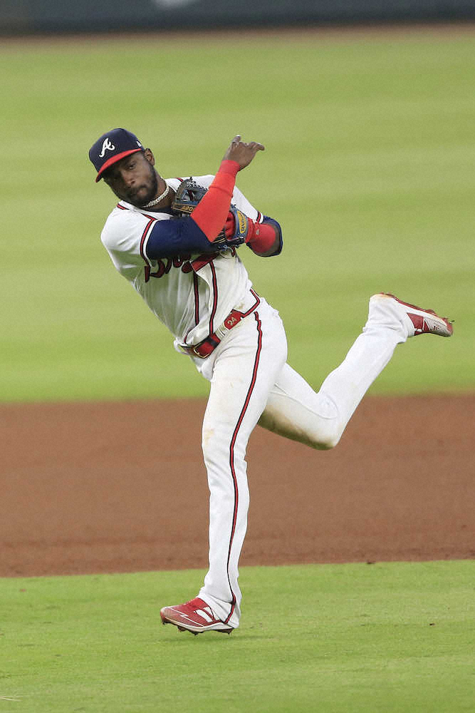 【画像・写真】ロッテ獲得発表　アデイニー・エチェバリアという男　内野の超人的な守備にイチロー氏も感嘆