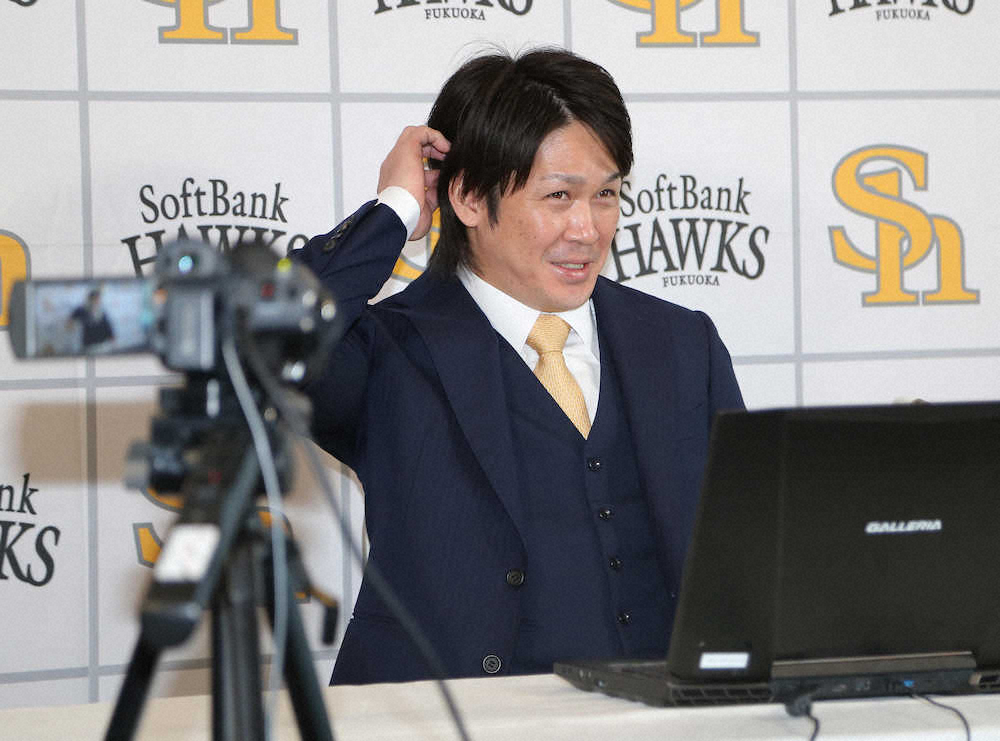 【画像・写真】ソフトB・甲斐　1・5倍増の1億6500万円で更改　5年連続日本一へフルイニング出場狙う