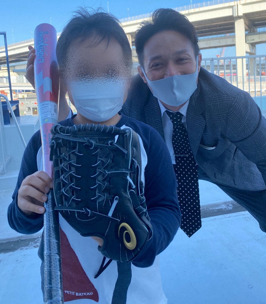 【画像・写真】横浜高08年主将・小川健太氏　「ひとり親」家庭に野球用具支援　「同じ環境の子どもたちの役に」