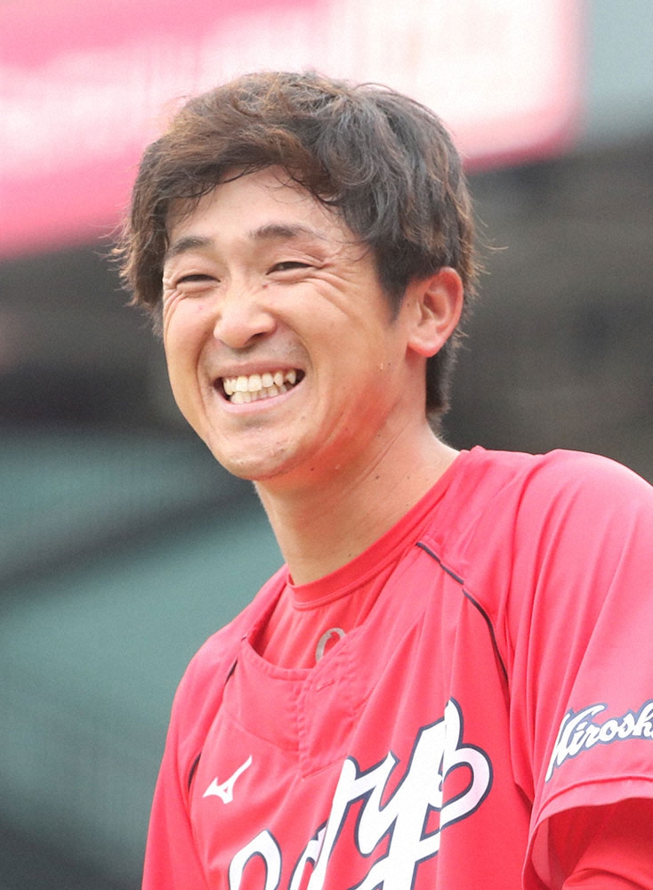 【画像・写真】広島・上本　来季の先発出場増に意欲　「寂しい」引退の兄・博紀氏の無念背負う