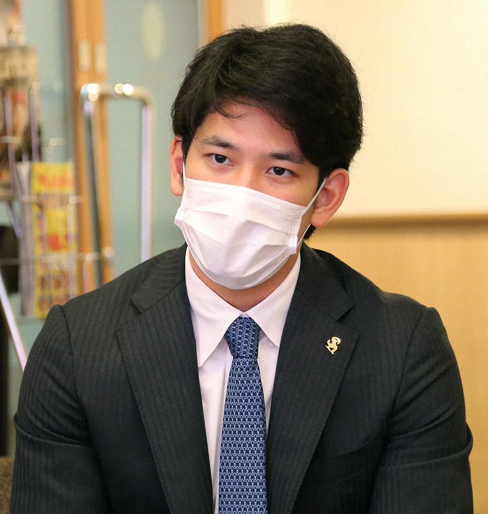 【画像・写真】ソフトバンク・栗原　打率3割＆フルイニング出場へ猪突猛進！ケバブポーズ「今年も継続」