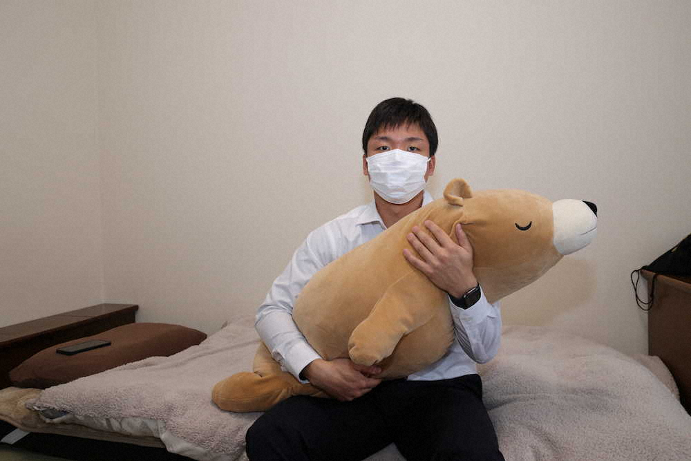 【画像・写真】阪神ドラ5・村上　抱き枕で1軍完走の“夢”を正夢に!「シーズン終了まで1軍にいられるように」