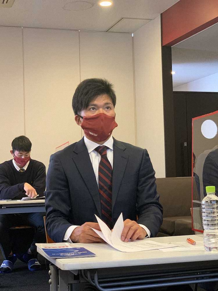 【画像・写真】楽天ドラ1・早川　新人研修会終え「ファンとの交流を増やしていきたい」