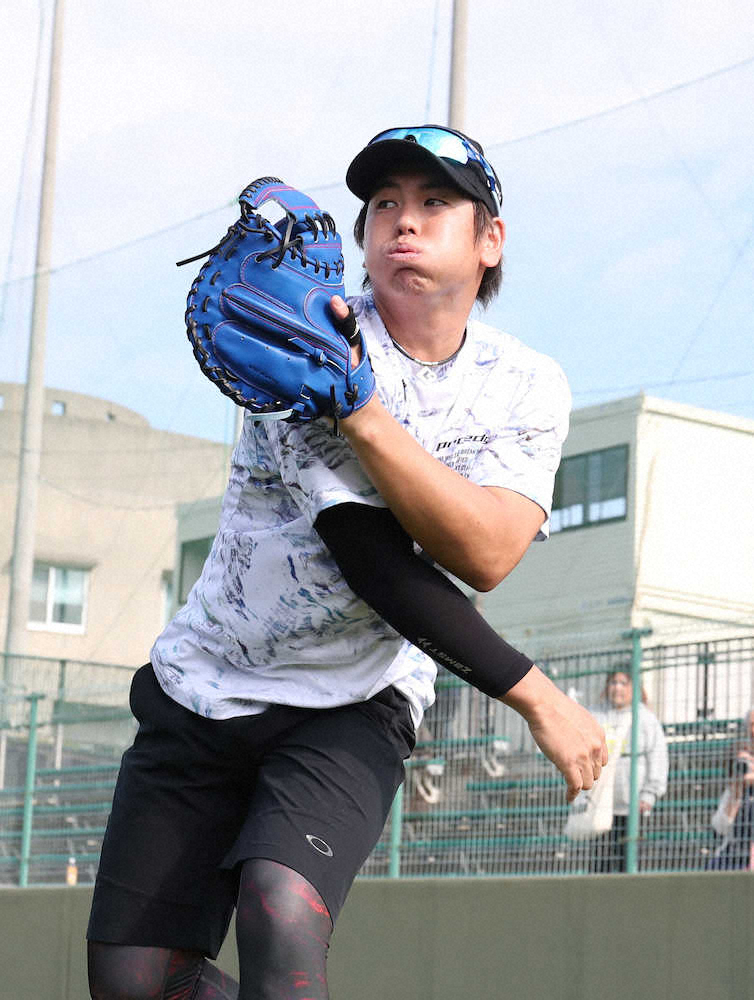 【画像・写真】「弟子」から刺激を受ける！　阪神・梅野は同じ捕手のＤｅＮＡ山本らと自主トレスタート
