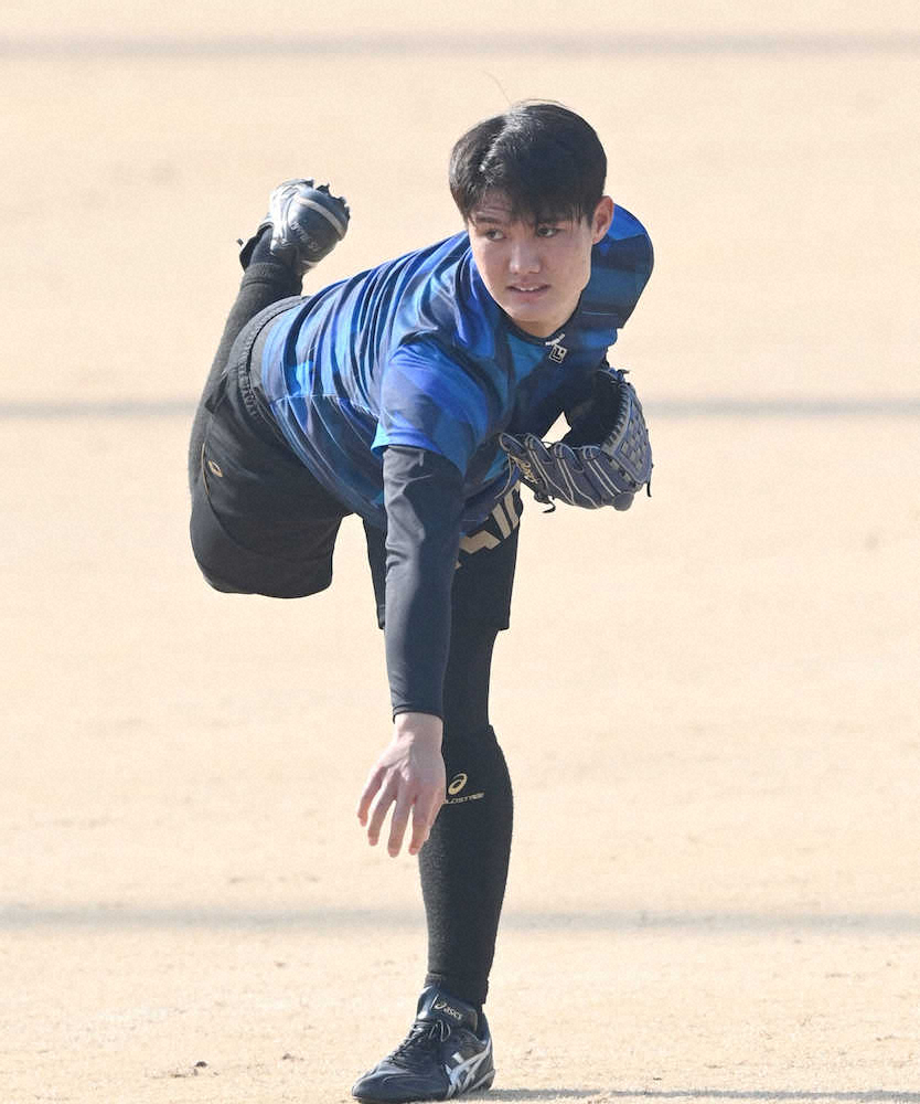 【画像・写真】2年目の飛躍を約束する「推薦状」だ　急成長の阪神・西純に平田2軍監督「2ランクくらい上がっとる」