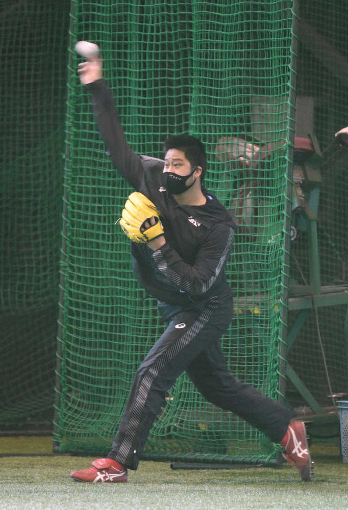 【画像・写真】剛球復活任せろ！　手術明けの広島・中崎が「2.1」から全開宣言