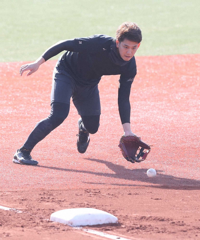 【画像・写真】ソフトバンクの栗原陵矢が三塁挑戦を明言　本職の捕手、外野に加え「幅が広がる」