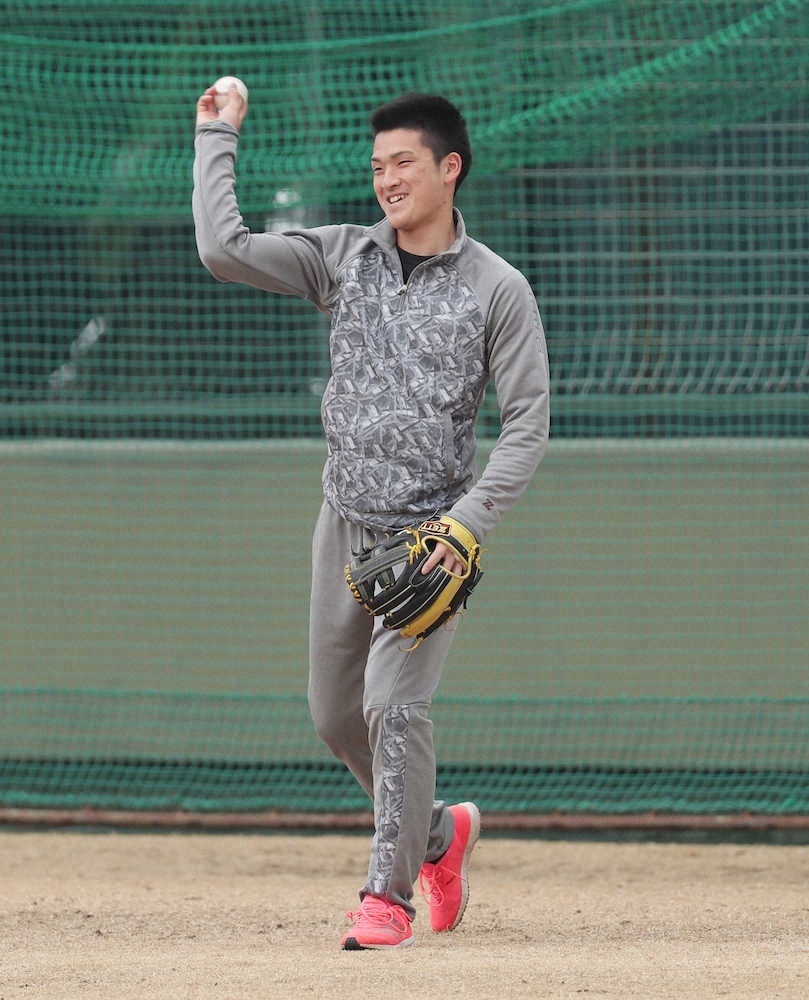 【画像・写真】阪神・井上が兄貴分襲名　唯一の高卒新人・高寺誘い合同トレ「慣れるまでは一緒に」