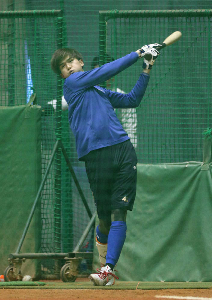 【画像・写真】オリックス・佐野　イチ流打撃で「1番・中堅」狙う　「良い方にハマり出しています」