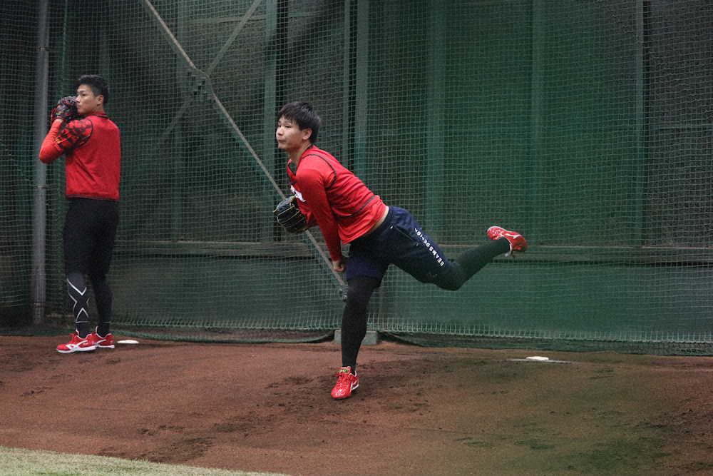 【画像・写真】広島ドラ1栗林　初ブルペンで“リミッター解除”　「キャンプに入ったらマイペースとはいかない」