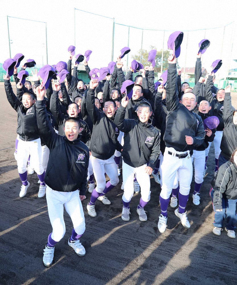【画像・写真】東播磨　創部48年目で初出場　グラウンドは甲子園と同じ黒土　日ごろから意識し、ついにサクラサク