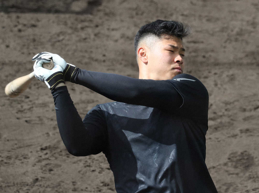 【画像・写真】糸井先輩に学ぶ3割の極意　阪神ドラ1佐藤輝は母校近大のレジェンドに師事し、一流の称号狙う