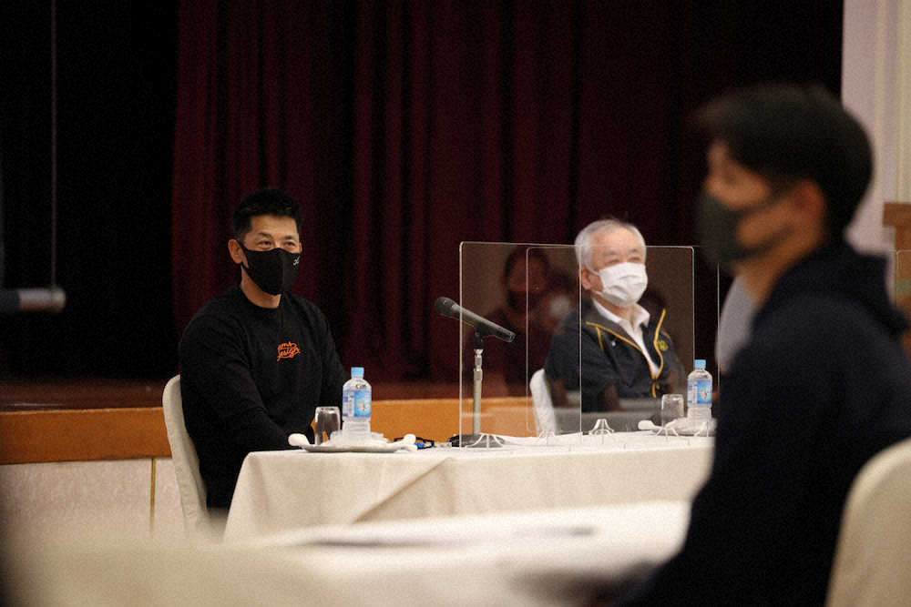 【画像・写真】球春到来に高ぶる心　キャンプインを控えた阪神・矢野監督語録「みんな良い目をしている」