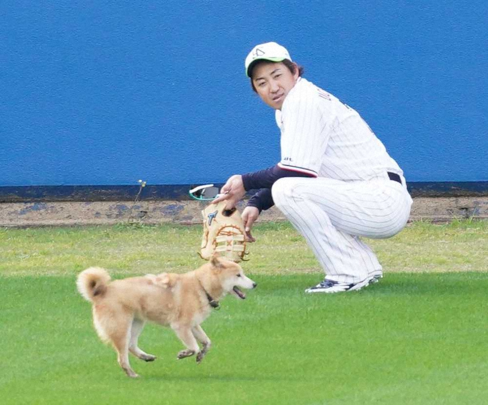 【画像・写真】ヤクルト・内川、村上に弟子入り志願　38歳ツバメ1年生が17歳下“師匠”から球団のルール学ぶ