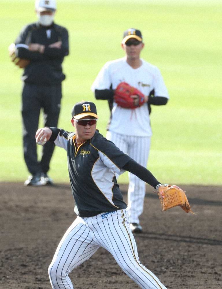 【画像・写真】阪神キャンプ　2日目も早朝から熱血川相塾！！大山、木浪、糸原に身振り手振り指導