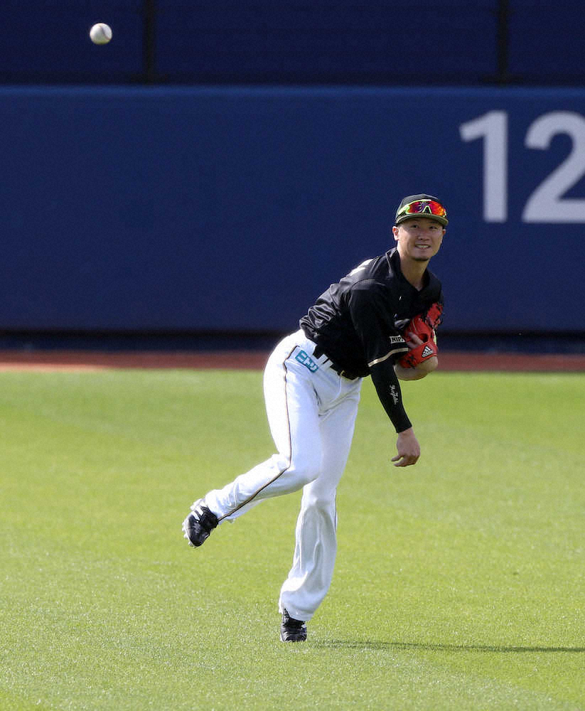 【画像・写真】日本ハム・西川　「リハビリ中です」メジャー移籍ならず複雑な胸中吐露