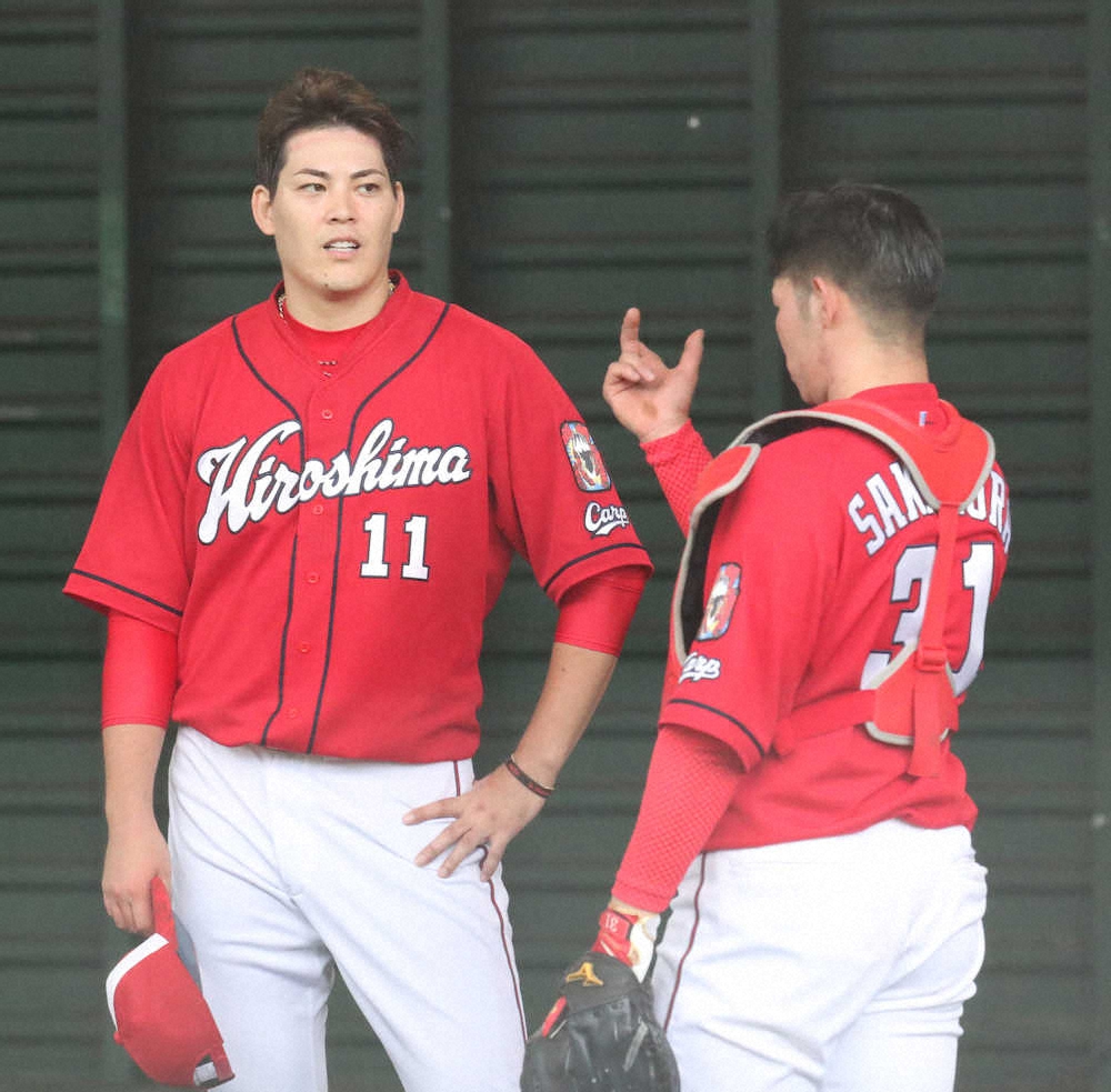 【画像・写真】初の開幕投手へ決意の120球！広島・九里が初ブルペンで“秘球”カーブを熱投