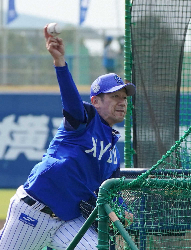 【画像・写真】DeNA三浦監督、中1日で熱投101球！練習後は球団歌レコーディング「点数は…」