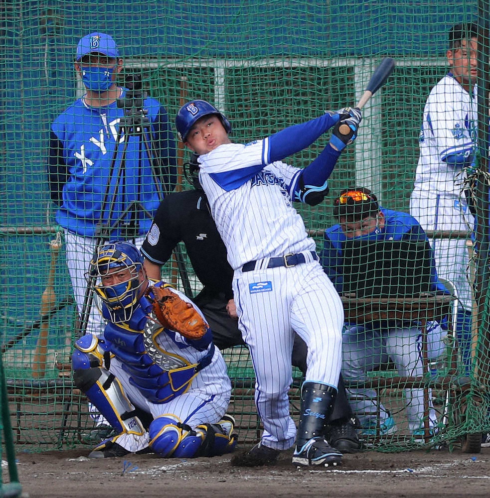 【画像・写真】DeNA・細川、レッズ秋山の助言で柵越え2発　「目つけうまくできた」
