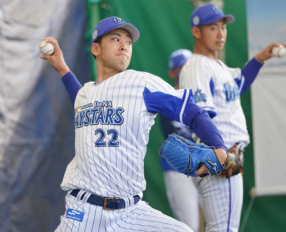 【画像・写真】DeNAドラ1・入江　2度目ブルペンは落ち着いて　順調な調整をアピール