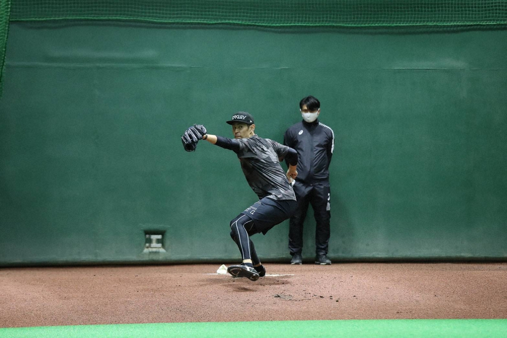 【画像・写真】巨人・井納　初ブルペンで35球「東京ドームのブルペンは気持ちが入る」