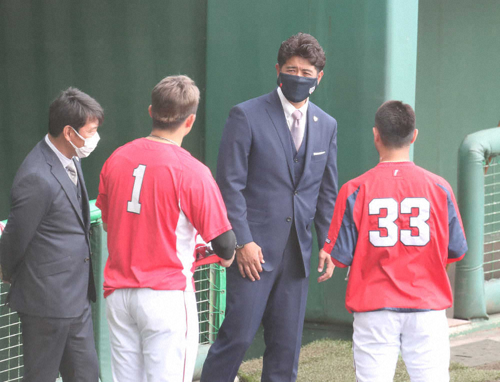 【画像・写真】広島・誠也が東京五輪の4番だ！侍・稲葉監督から初めて通達、“いつもの誠也”で「頑張ります」
