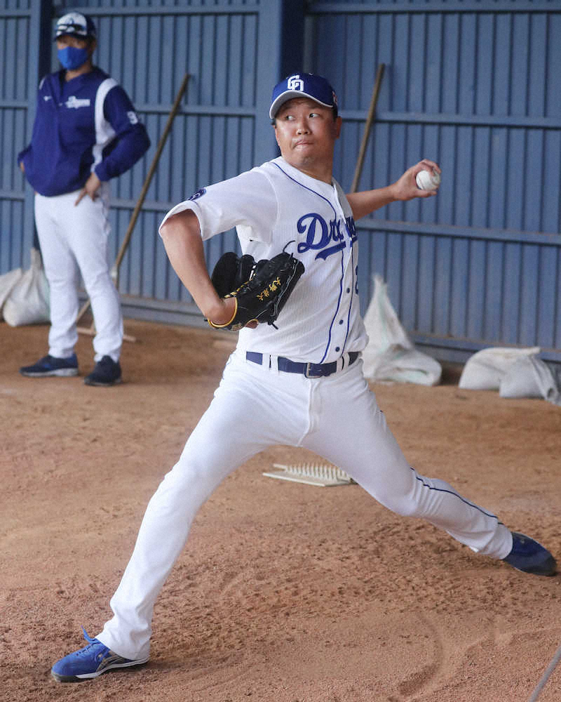 【画像・写真】開幕投手候補の中日・大野雄　2度目ブルペンでツーシーム確認　「どんどん精度上げていきたい」