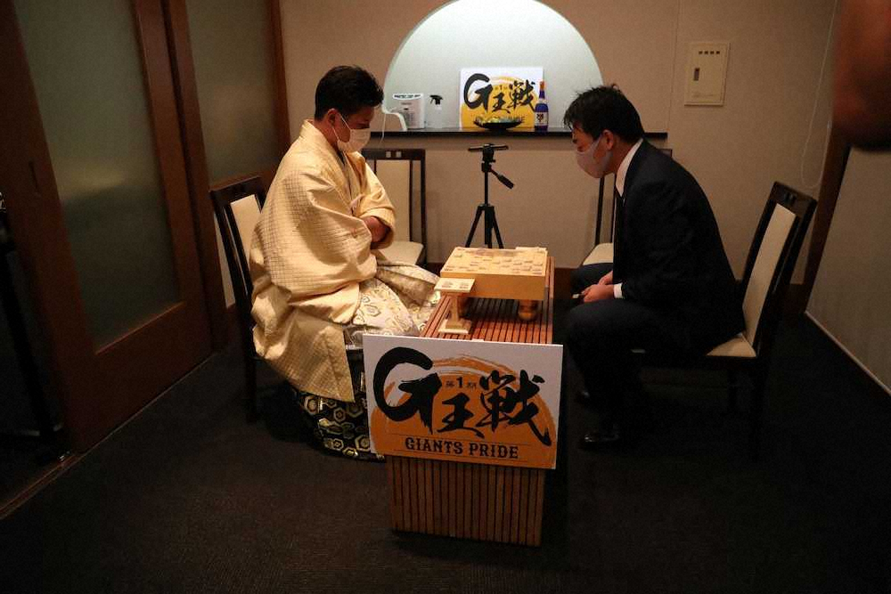 【画像・写真】巨人・丸　「G王戦」“初代王者”　将棋で炭谷に勝利