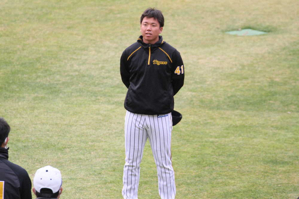 【画像・写真】阪神ドラ5村上が今季中の1軍勝利を「高らかに」宣言　練習前の声出しでチームメイトに誓う