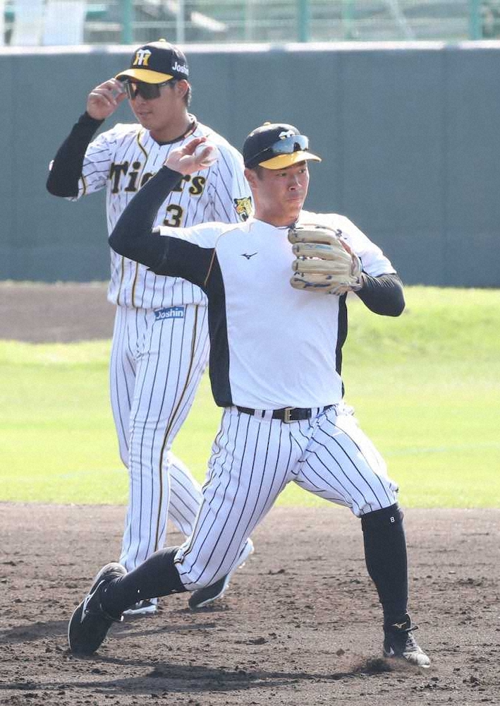 【画像・写真】阪神・佐藤輝が三塁で初めての守備機会　まさかの「野選」デビューも失点に絡まずホッ