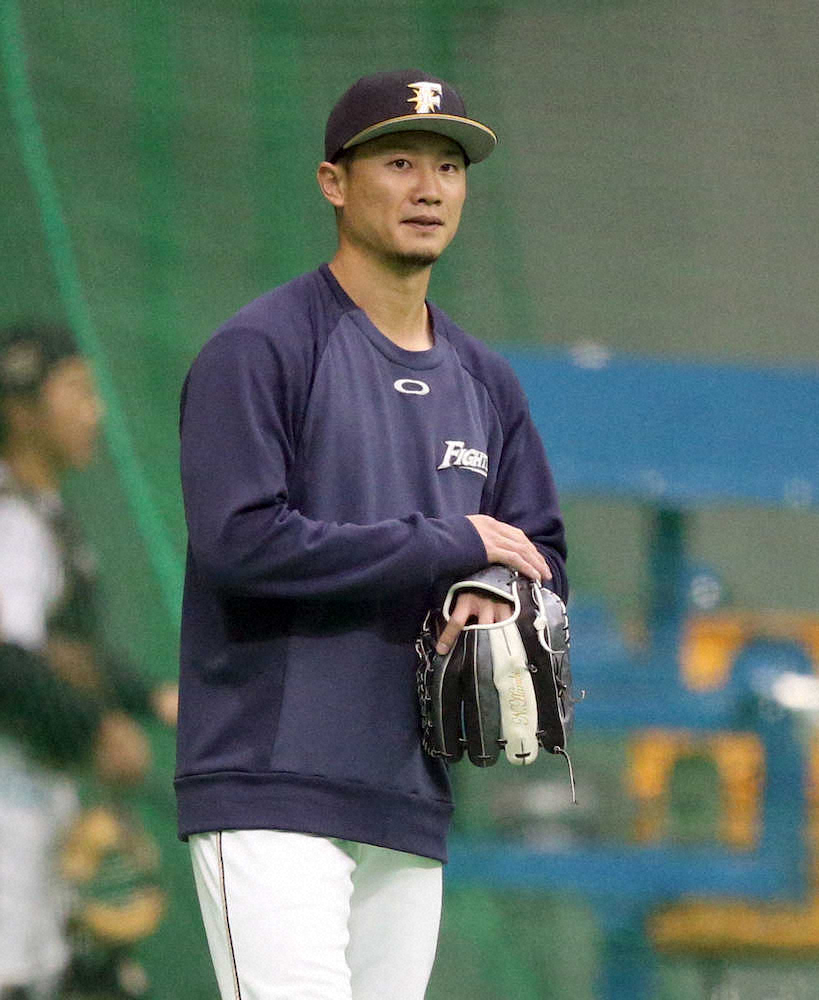 【画像・写真】日本ハム・西川　今キャンプ初実戦が雨天中止「しようがない」18日紅白戦で仕切り直し