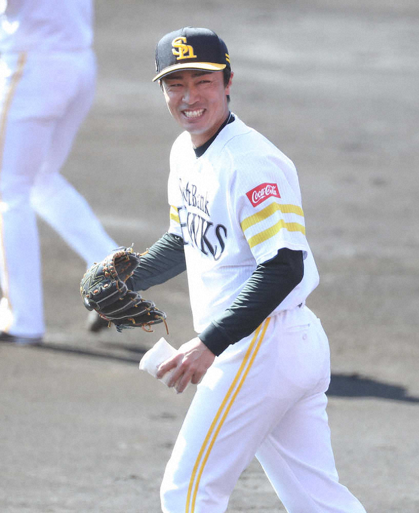 【画像・写真】ソフトバンク・和田　実戦初登板で好投　後輩・笠谷に学んだ新球ナックルカーブ試投