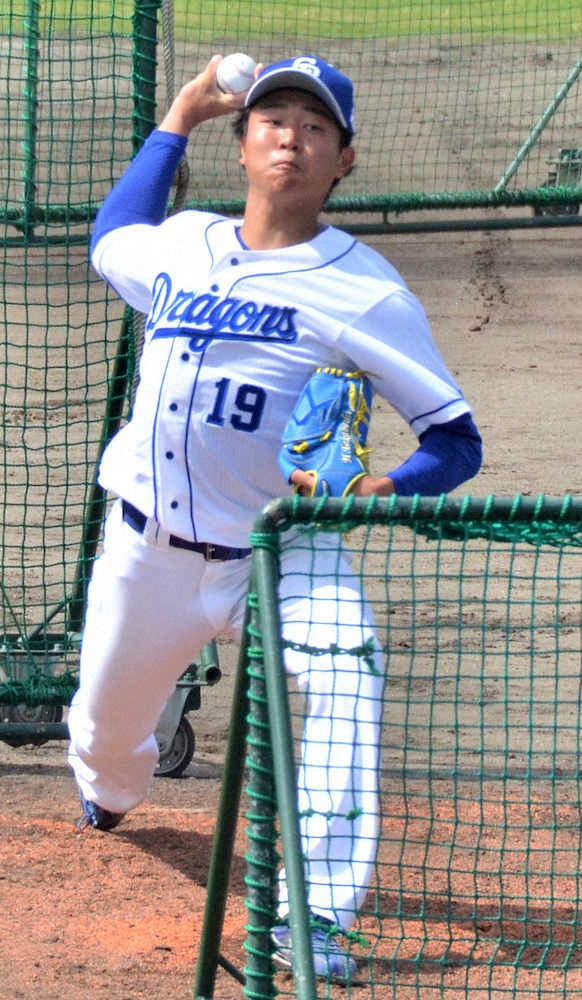 【画像・写真】中日・高橋宏は修正力もピカイチ　初の打撃投手でバットもへし折る
