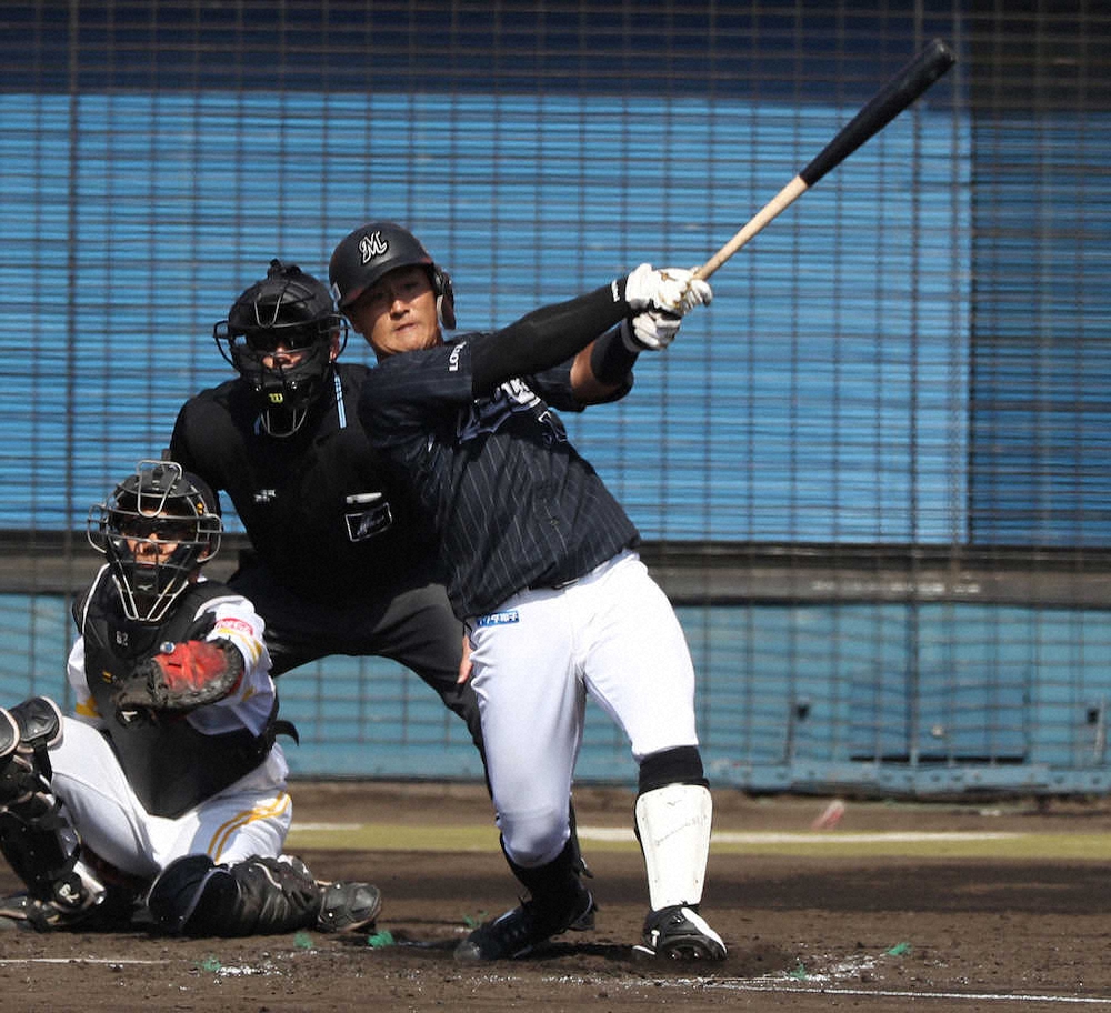 【画像・写真】右の大砲候補…ロッテ高卒3年目・山口　1軍に食らいつく姿に注目