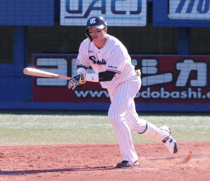 【画像・写真】ヤクルト・村上、マー君から先制打　148キロを右前に　足でも魅せた