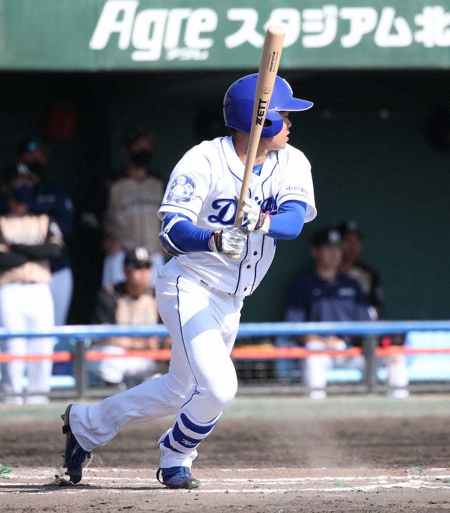 【画像・写真】途中出場でも示した存在感　中日・根尾が8回に右前打　サバイバル勝ち抜く