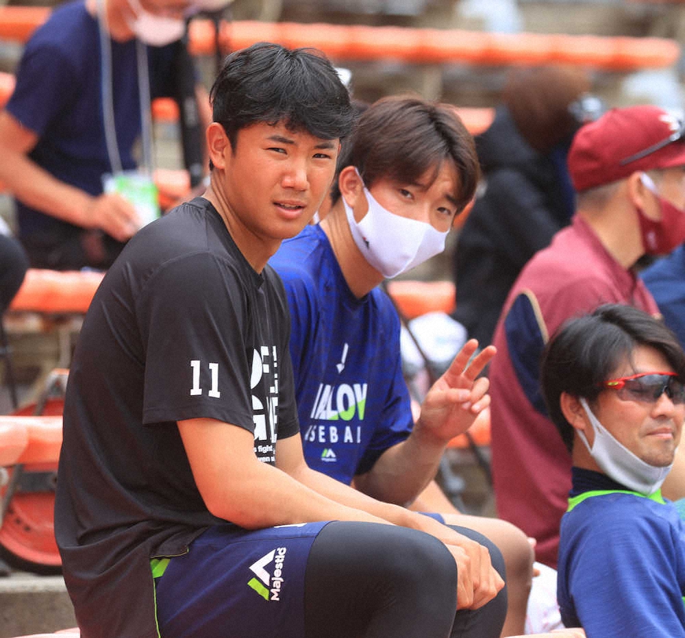 【画像・写真】ヤクルト・奥川ら　楽天・マー君に熱視線　高津監督「やっぱりいい投手」