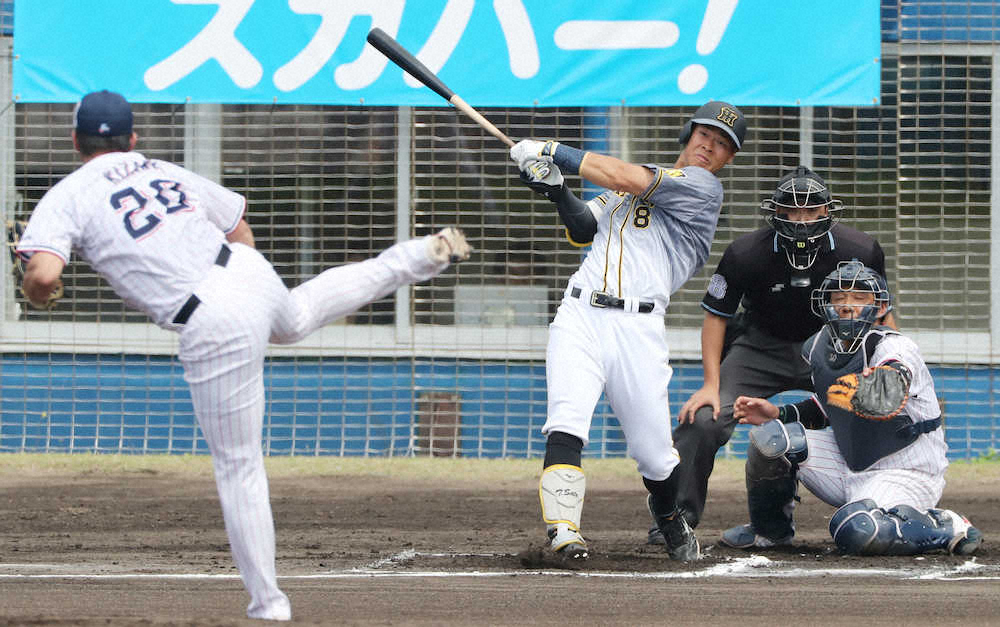 【画像・写真】阪神ドラ1佐藤輝　秘打披露!?　打ち損じのはずが…左越え適時二塁打　ヤクルト・木沢とのドラ1対決先勝