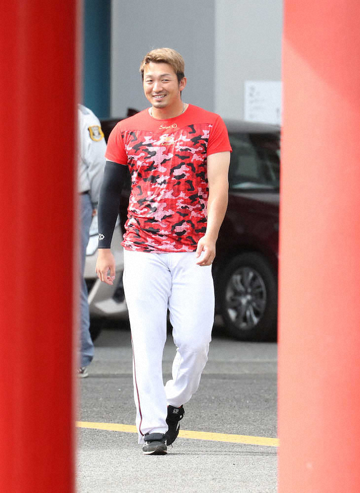 【画像・写真】広島・誠也　試合欠場も「大丈夫です」と笑顔　佐々岡監督も軽症を強調