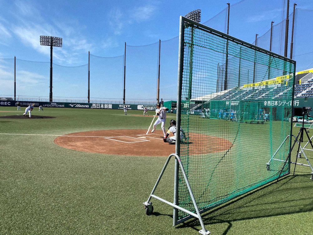 【画像・写真】ソフトB・千賀　ギータをシート打撃で圧投　今年初の実戦形式で夢対決