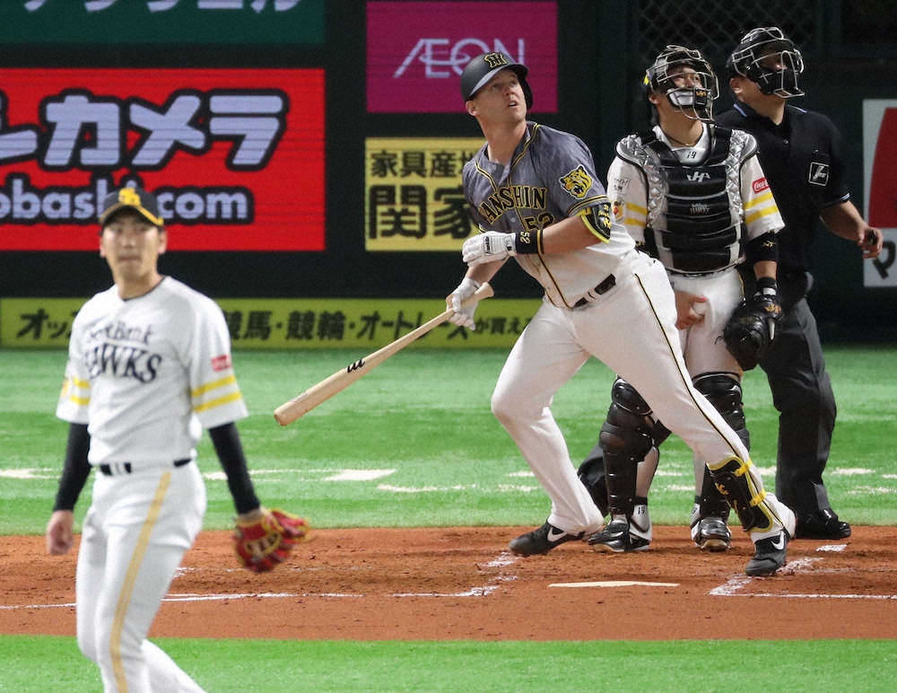 【画像・写真】「ハッピーハンズ」で虎党もハッピー　阪神・サンズがOP戦初打席で豪快弾