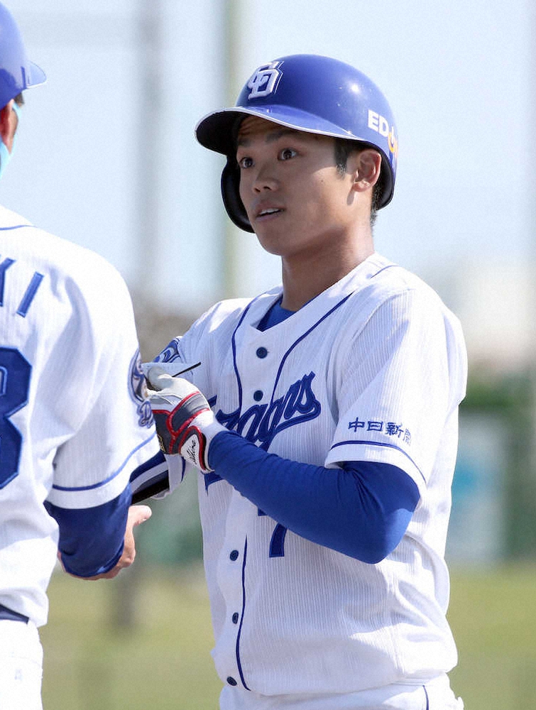 【画像・写真】中日・根尾　絶好機の第1打席で凡退